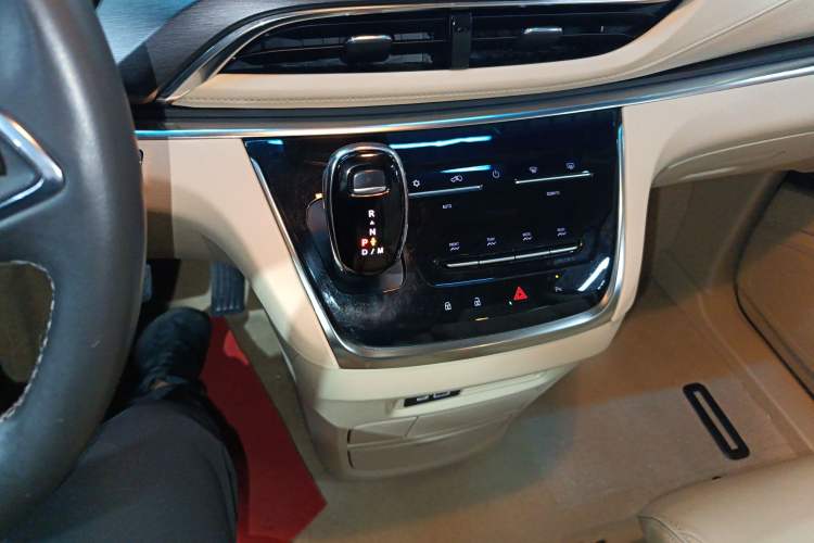 Used Buick GL8 2023 Land Executive Class 652T Luxury Model
