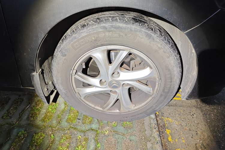 Used Citroen Elysee 2017 1.6L Automatic Fashion Model Right Front Wheel Hub