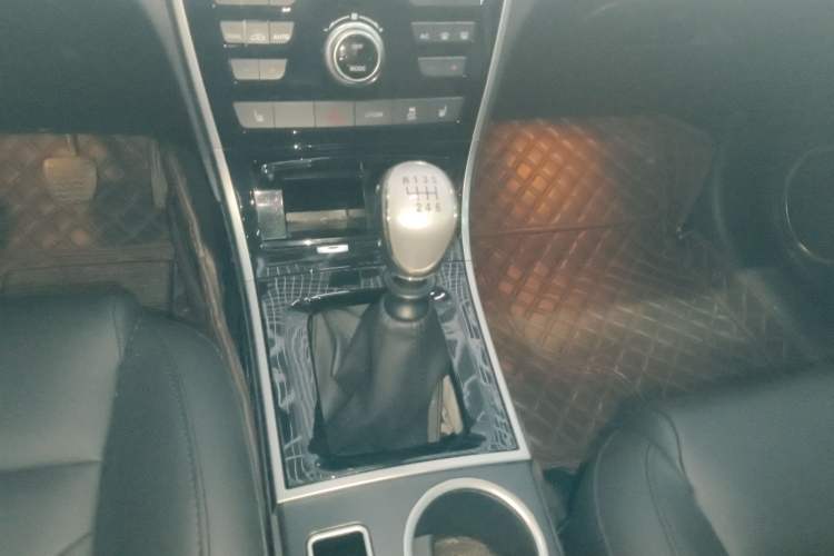 Used Haval H2 2016 Red-Label 1.5T Manual Two-Wheel Drive Luxury Model