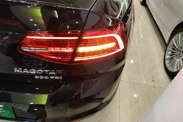 Used Volkswagen Magotan 2019 330TSI DSG Leading Edition China V Standard