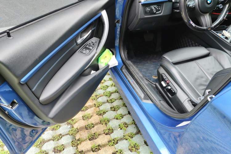 Used BMW 3 Series 2018 320i M Sport Package Driver Seat