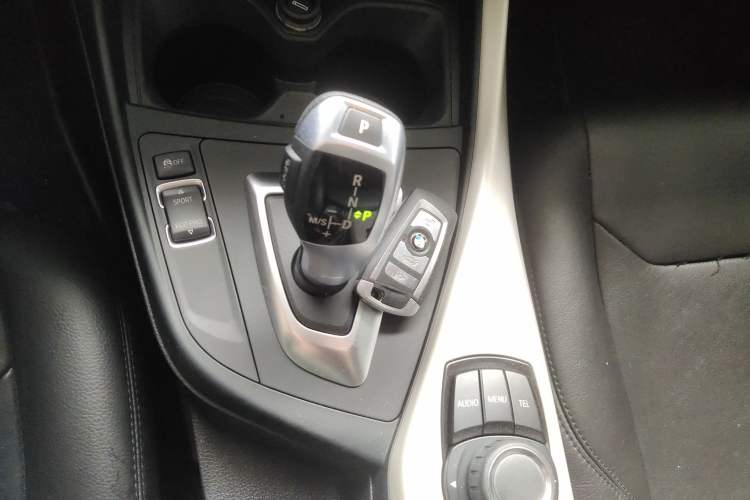 Used BMW 2 Series 2015 218i
