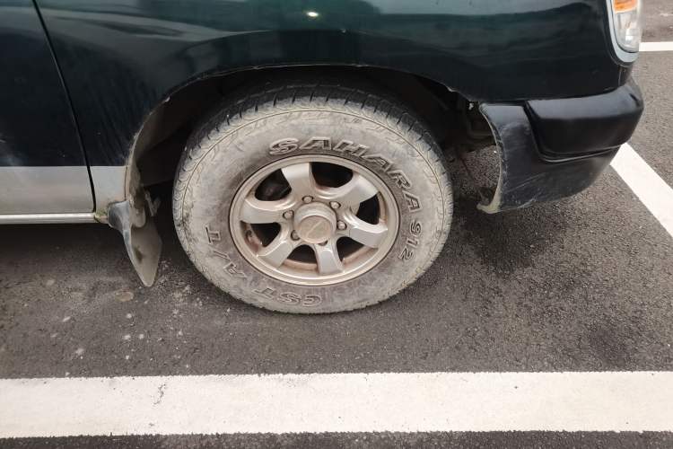 Used Dongfeng Ruichi 2015 2.5T Two-Wheel Drive Classic Long Cargo Box ZD25TCI Right Front Wheel Hub