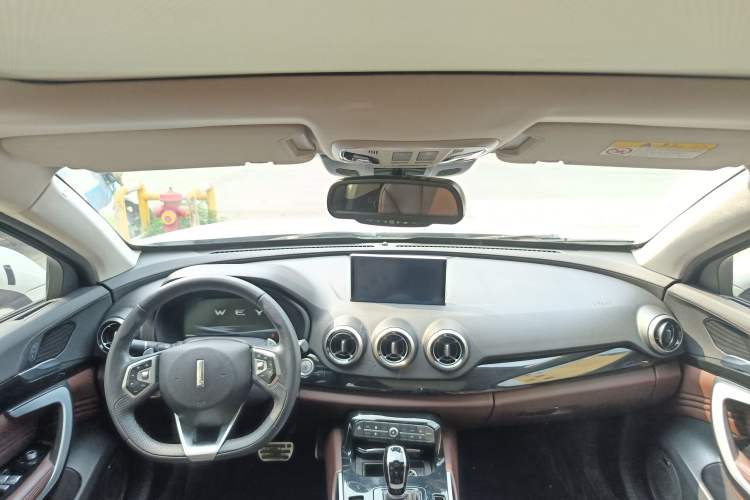 Used Wey VV7 2017 2.0T Flagship Model Center Console