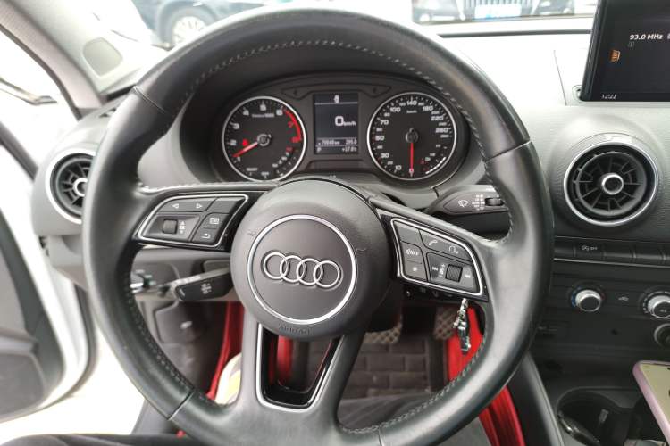 Used Audi A3 2020 Restyled Sportback 35 TFSI Entry-Level China VI Emission Standard Steering Wheel