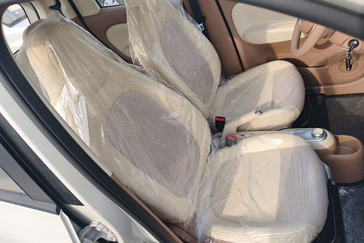 Used Wuling Hongguang MINIEV 2025 Four-Door Version Advanced Edition Right Front Seat