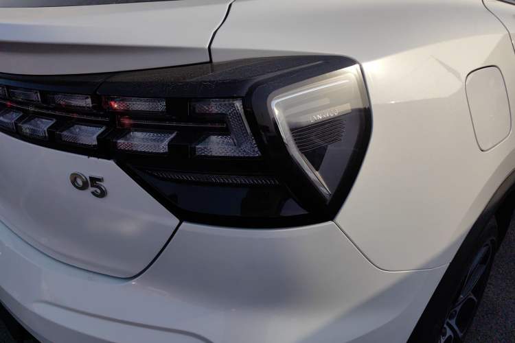 Used Lynk & Co 05 2020 2.0TD Two-Wheel Drive Shine Halo