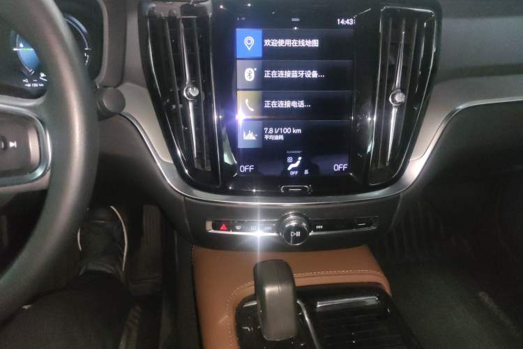 Used Volvo S60 New Energy 2021 T8 E-Drive Hybrid Four-Wheel Drive Smart Luxury Edition Audio And AC Panel