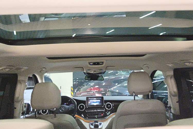 Used Mercedes-Benz V-Class 2018 V 260 L Prestige Extended Version China VI