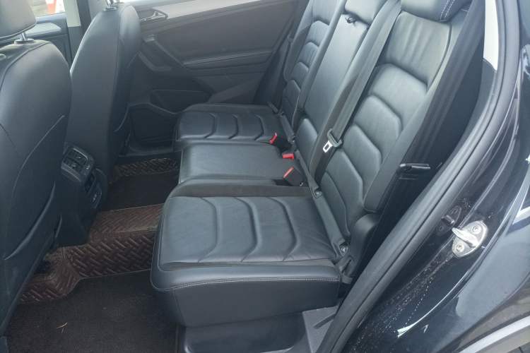 Used Volkswagen Tiguan L 2019 330TSI Automatic Two-Wheel Drive Smart Luxury Version China VI Standard Left Rear Seat