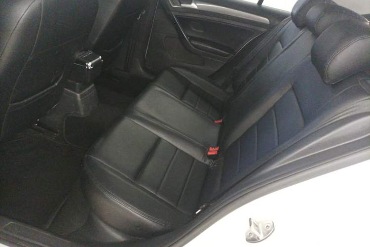 Used Volkswagen Golf 2016 1.6L Automatic Fashion Model