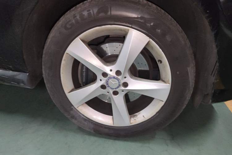 Used Mercedes-Benz M-Class 2014 ML 320 4MATIC Right Front Wheel Hub