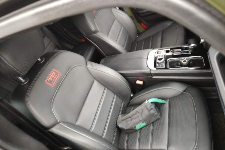 Used BAIC Off-Road BJ40 2019 2.3T Automatic Four-Wheel Drive Shengshi Huazhang Edition China VI Emission Standard