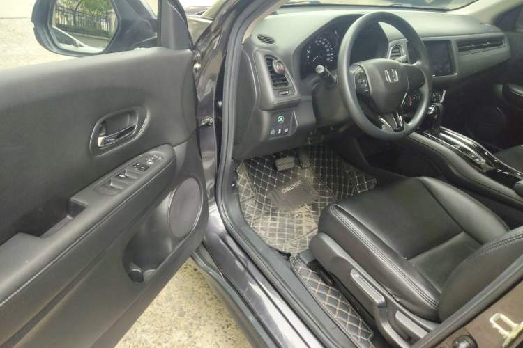 Used Honda Vezel 2020 1.5L CVT Elite Edition Driver Seat