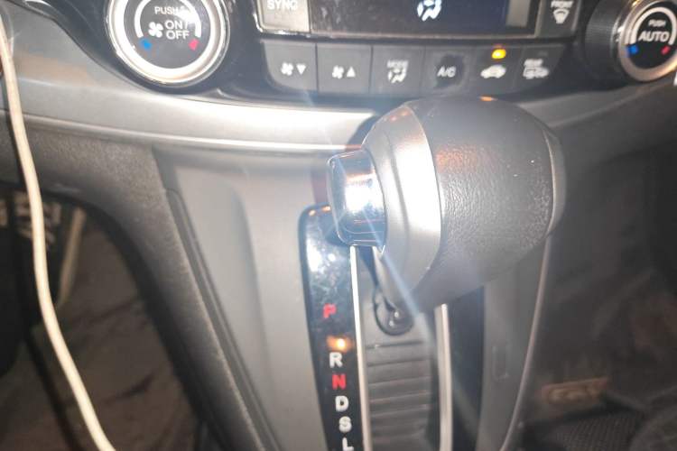 Used Honda CR-V 2015 2.4L two-wheel drive luxury version
