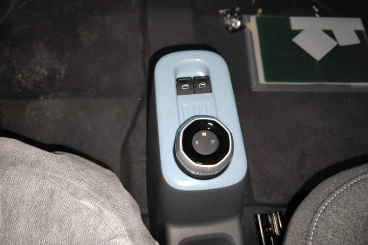 Used Geely Galaxy Panda 2024 Panda Mini 200km Endurance Bear
