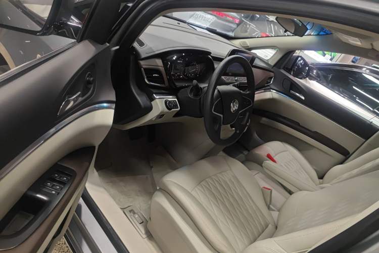 Used Buick GL8 2023 Land Executive Class Smart Enjoyment Model