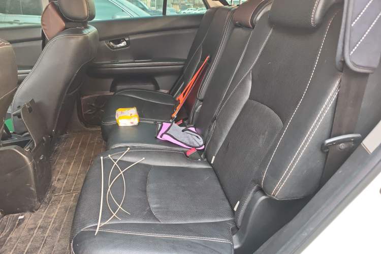 Used BYD S6 2014 2.0L Manual Luxury 5-Seater Left Rear Seat