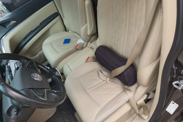 Used Buick GL8 2023 Facelifted Land Cruiser Executive Luxury Version Left Front Seat