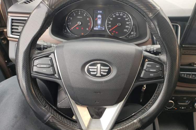 Used FAW Senya R7 2016 1.6L Manual Smart Version Steering Wheel