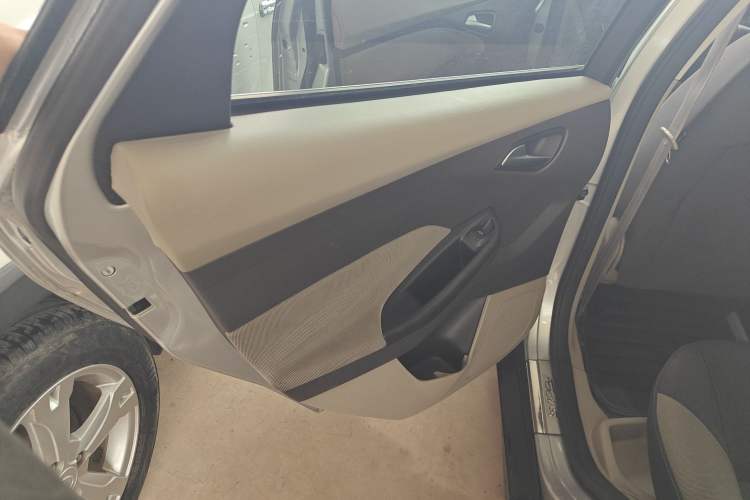 Used Ford Focus 2012 Sedan 1.6L Manual Comfort Model
