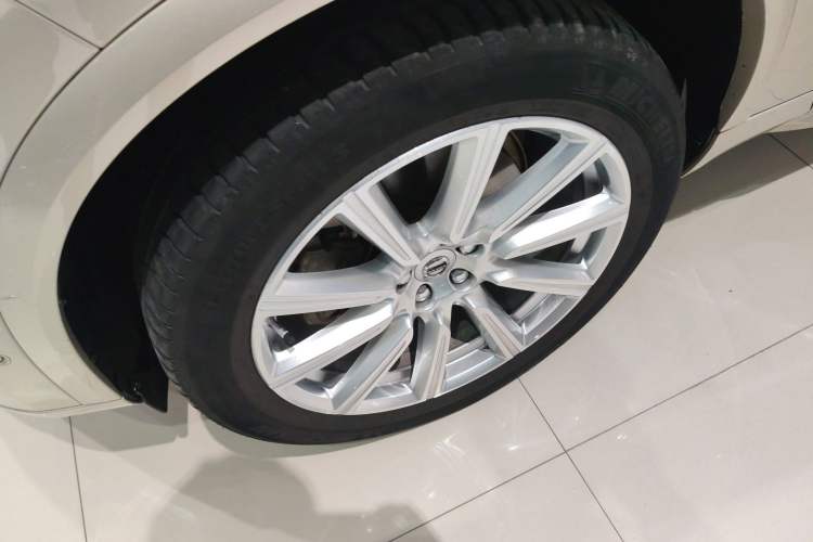 Used Volvo XC90 2015 T6 Luxury Edition 5-seater Left Front Wheel Hub