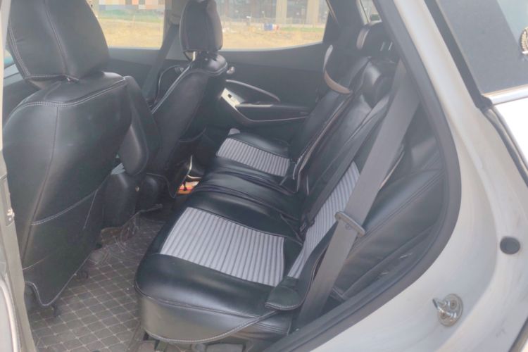 Used Hyundai Santa Fe 2013 2.4L Automatic 2WD Comfort Edition