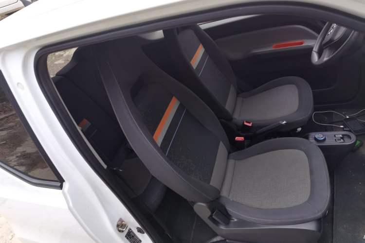 Used Wuling Hongguang MINIEV 2021 Macaron Premium Model – Lithium-NMC Right Front Seat