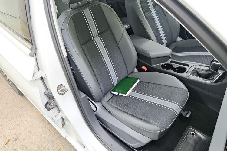 Used Volkswagen Sagitar 2024 200TSI DSG Flyover Edition Right Front Seat