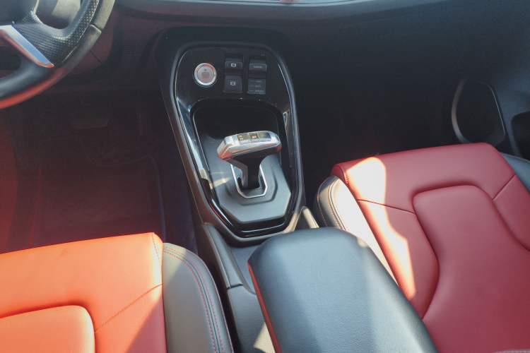 Used Haval H2s 2017 Red-Label 1.5T Dual-Clutch Elite Model
