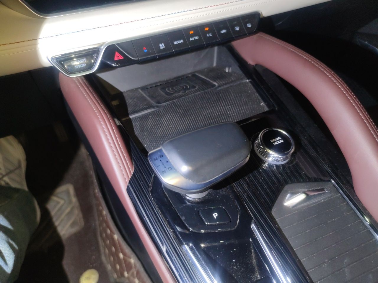 Geely Auto Monjaro L 2024 2.0TD High-Power Automatic Two-Wheel Drive Yunqi Version — снимка 14