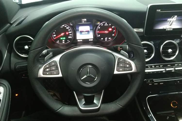 Used Mercedes-Benz C-Class 2018 C 200 Sport Edition Steering Wheel