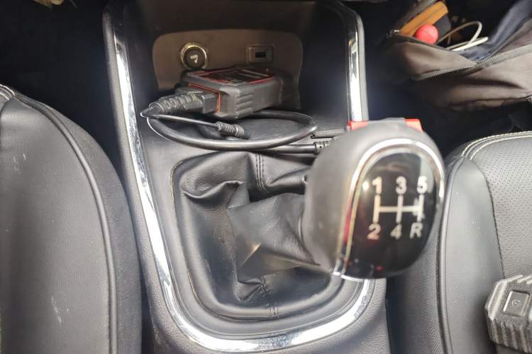 Used Jinbei Gold Hiace 2021 1.5L Passenger Van Travel Lion 6-Seater