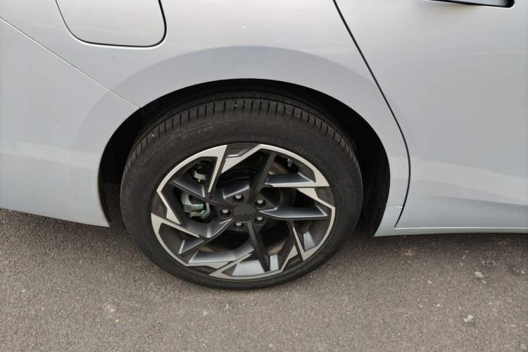 Used AION S MAX 2024 70 Star Edition Right Rear Wheel Hub