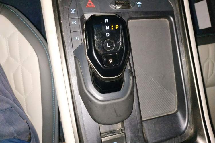 Used Ford Edge 2023 Ford Explorer L 2.0T EcoBoost Two-Wheel Drive 7-Seater Luxury Model
