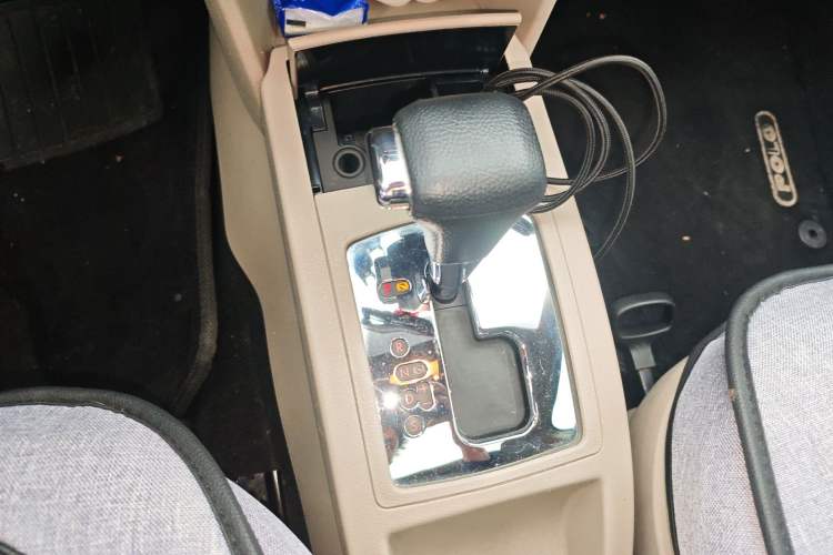 Used Volkswagen Polo 2011 Jingqu 1.6L Automatic Siku Edition Gear Lever