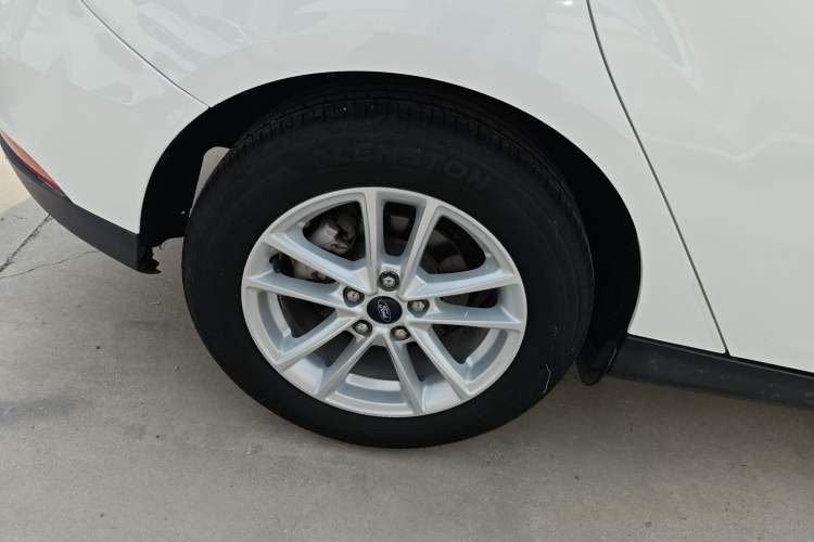 Used Ford Focus 2017 Hatchback EcoBoost 125 Automatic - Ultra-Powerful Style Edition with Smart Drive Features