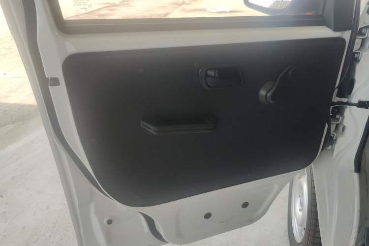 Used Jinbei Hiace X30 2024 1.5L Champion Edition Passenger Vehicle 5/6/7 Seats
