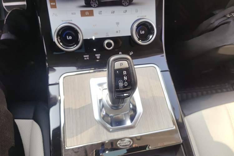 Used Land Rover Range Rover Evoque 2022 Facelifted Aurora L 249 PS R-Dynamic Luxury Edition