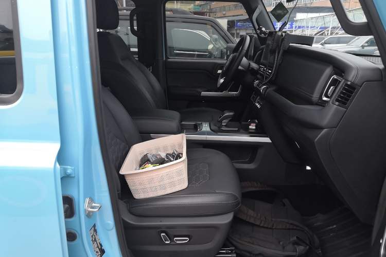 Used 212 T01 2025 2.0T Changfeng
