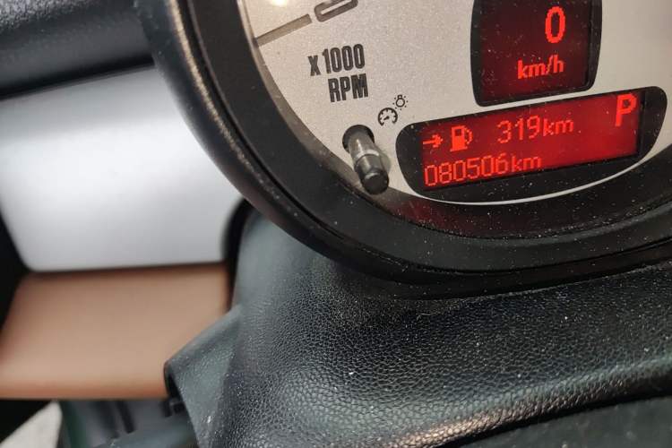 Used MINI 2012 1.6L COOPER Baker Street Odometer Close Up