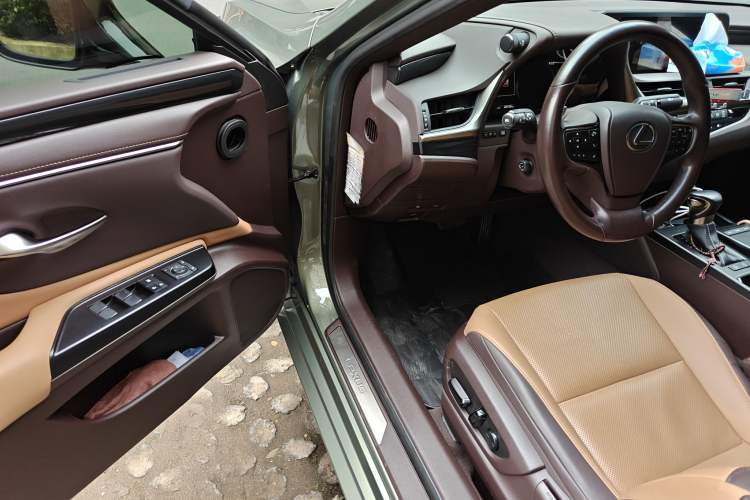 Used Lexus ES 2020 200 Excellence Edition