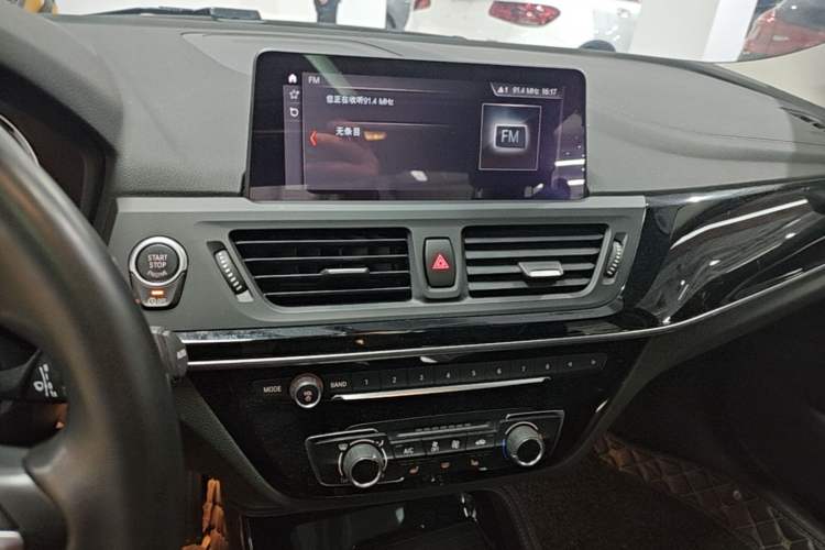 Used BMW 1 Series 2019 118i M Sport Package Audio And AC Panel