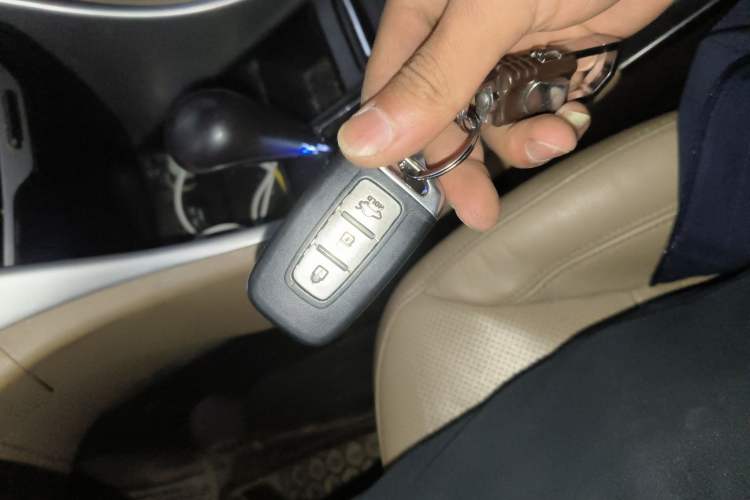 Used Hyundai Sonata 2011 2.0L Automatic Luxury Edition
