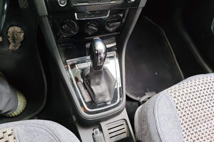 Used Volkswagen Bora 2014 1.6L Automatic Fashion Model