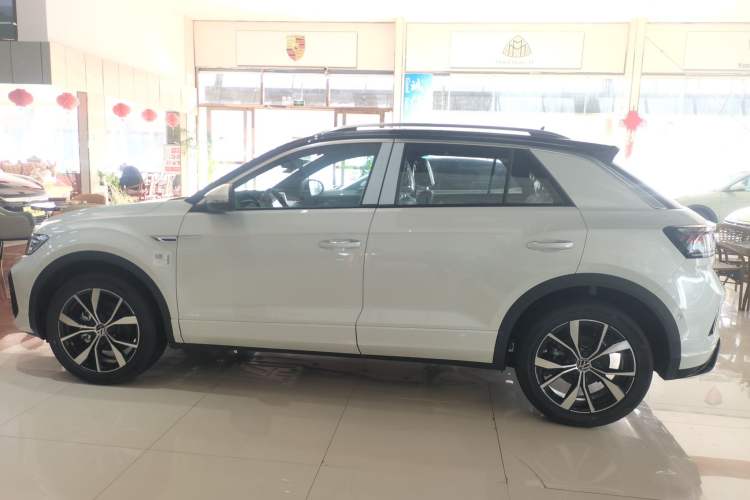 Used Volkswagen T-ROC 2025 Facelift Model 2 300TSI DSG Two-Wheel Drive Xingguang Edition
