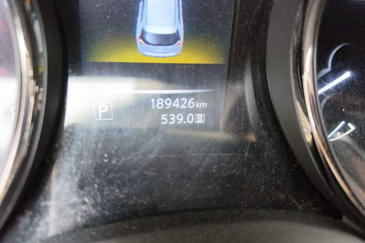 Used Nissan X-Trail 2014 2.0L CVT Comfort Edition 2WD Odometer Close Up