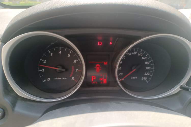Used Mitsubishi ASX 2013 2.0L CVT Two-Wheel Drive Elite Edition Instrument Cluster