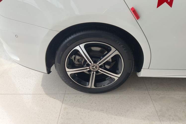 Used Mercedes-Benz A-Class 2023 A 200 L Fashion Model Right Rear Wheel Hub