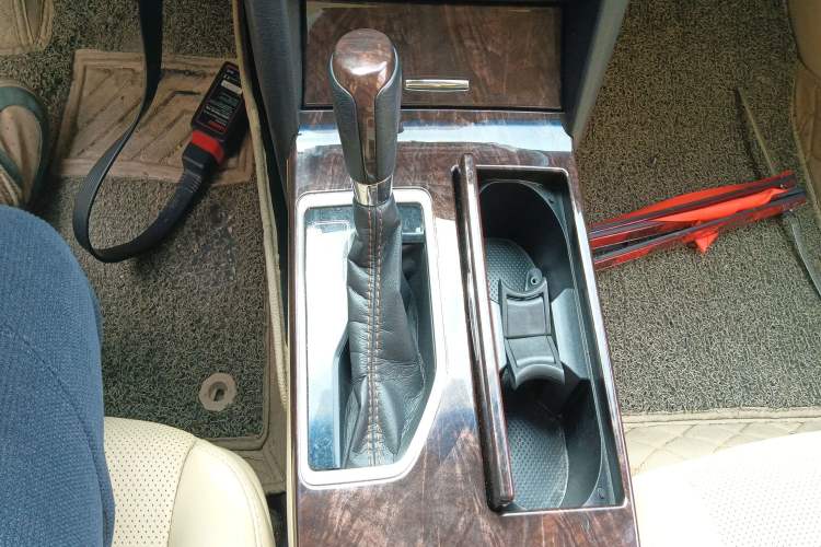 Used Toyota Camry 2016 2.0G 10th Anniversary Leading Edition
